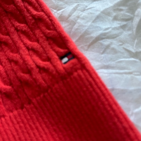 Tommy Hilfiger Woman’s V-Neck Long Sleeve Sweater - Picture 2 of 10